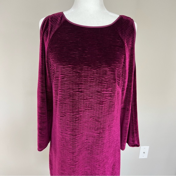 ADRIANNA PAPELL VELVET COLD SHOULDER SLEEVE DRESS SIZE 8 PETITE IN BURGUNDY - Picture 10 of 14